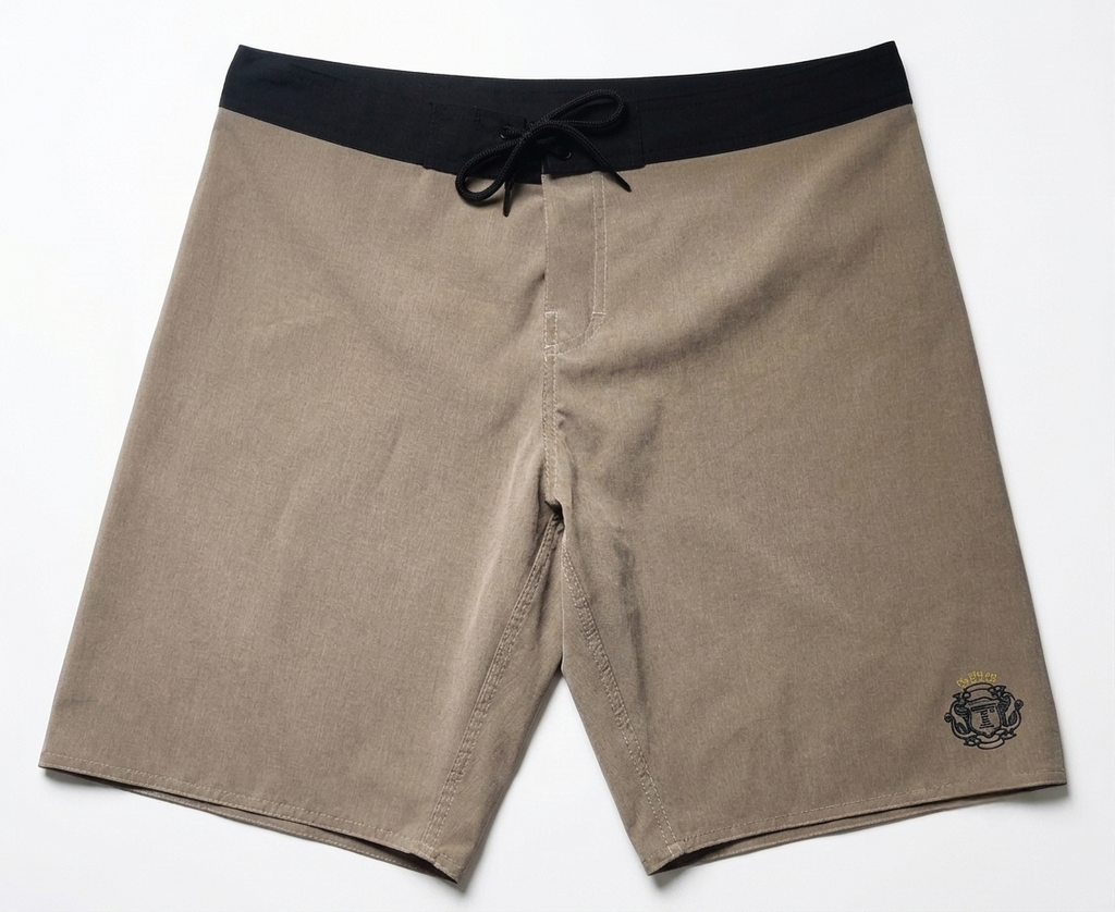 Boardshorts sand